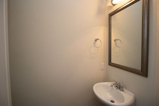Building Photo - 106 Shumard Oak Ct