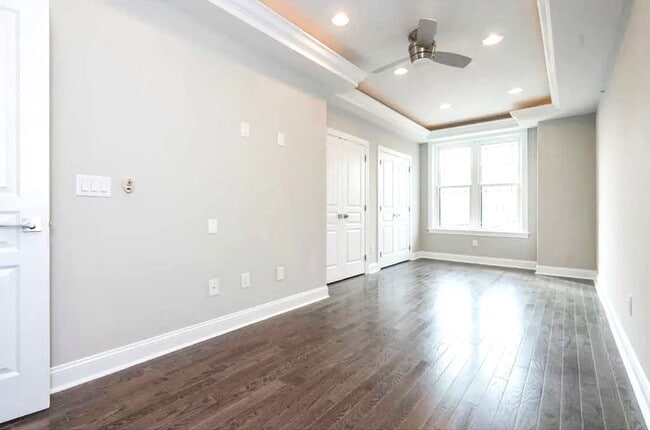 Building Photo - Gorgeous 3-Bedroom Townhome with Finished Basement and Rooftop Deck! Available mid-June!