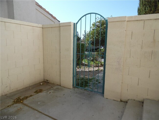 Building Photo - 7948 W Nevso Dr