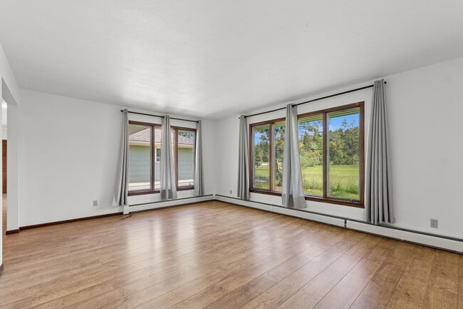 Building Photo - Whitefish Home