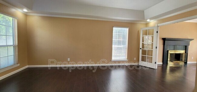Building Photo - 5054 E Eastview Dr