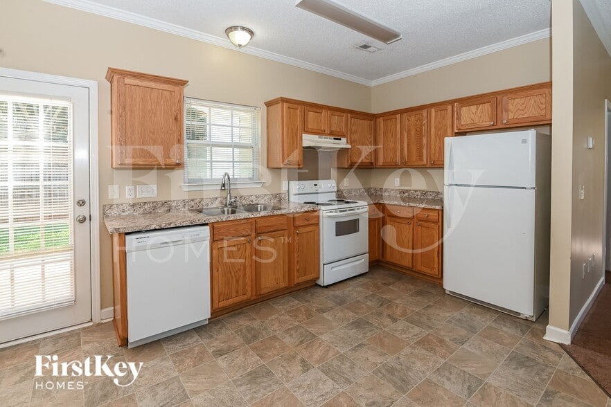 Building Photo - 327 Olde North Church Dr