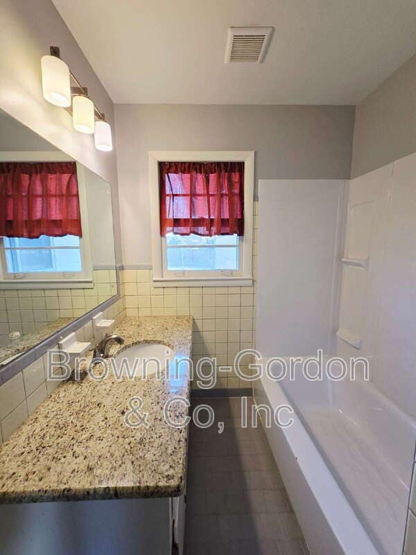 Building Photo - 2817 Paden Dr