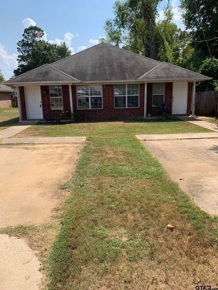 Building Photo - 113 Elm Creek Dr