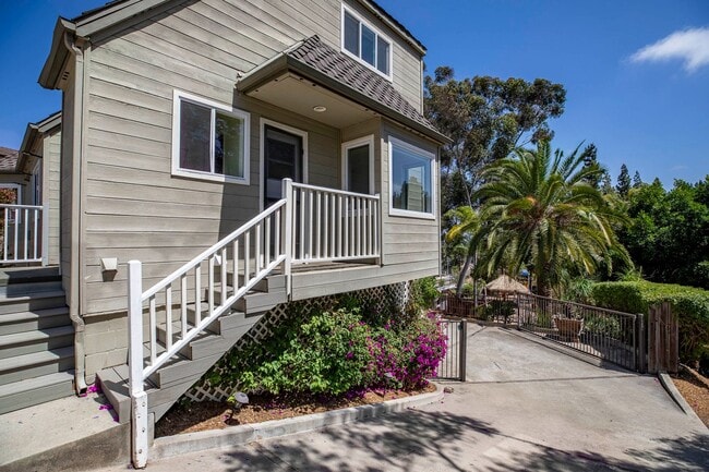 Building Photo - Hillside La Mesa, single family home, 3Bed...