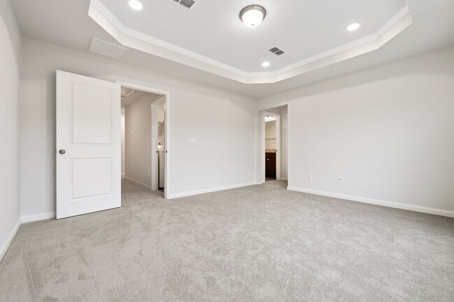 Building Photo - Prime Location! Brand New 3 Bed Townhome
