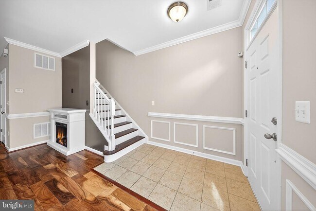 Building Photo - 15825 John Diskin Cir