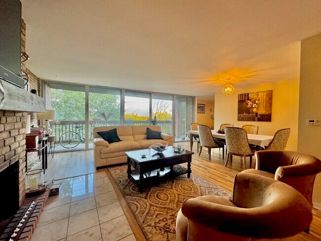 Building Photo - 5600 Hillcrest Ln