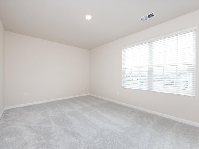 Building Photo - 1048 Old Trade St