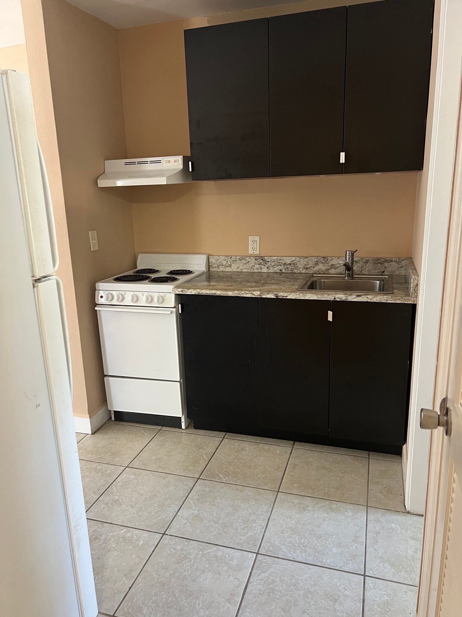 Building Photo - 1310 3rd Ave W