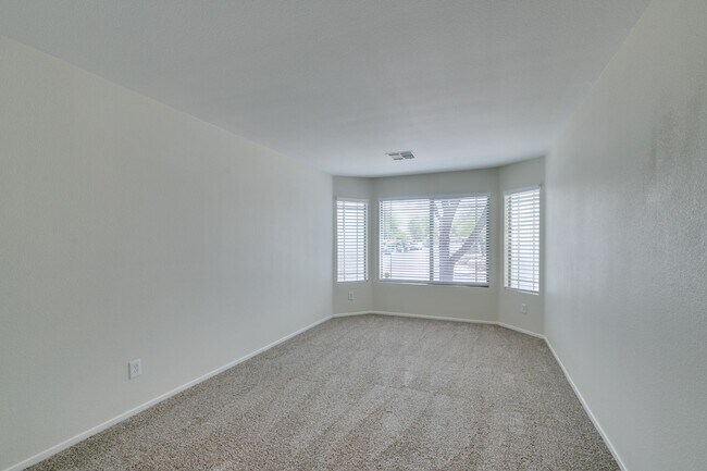 Building Photo - Beautiful 3 bedroom home near South Summerlin!