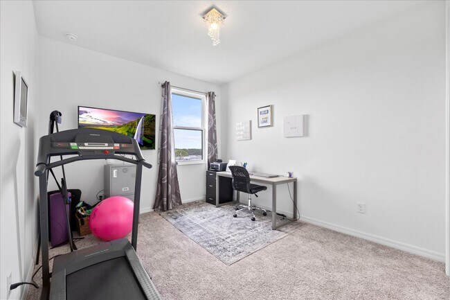 Building Photo - 12195 Stirrup Dr