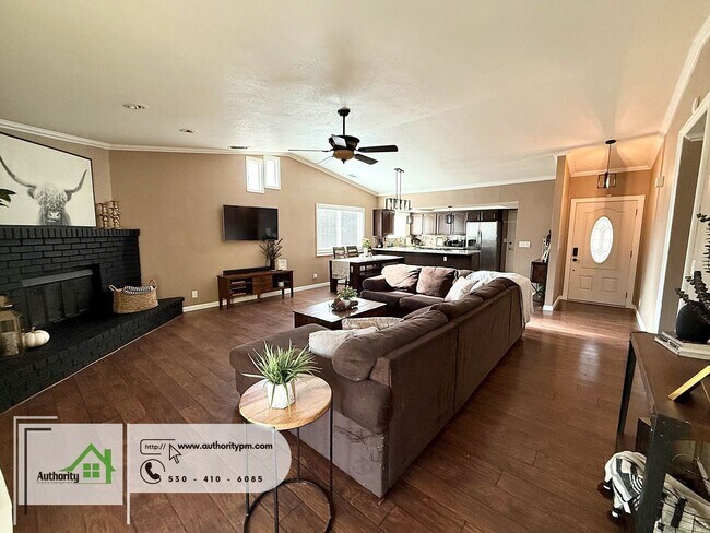 Building Photo - 2583 Velia St