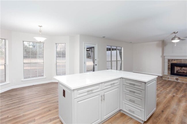 Building Photo - 4100 Chanticleer Dr NW