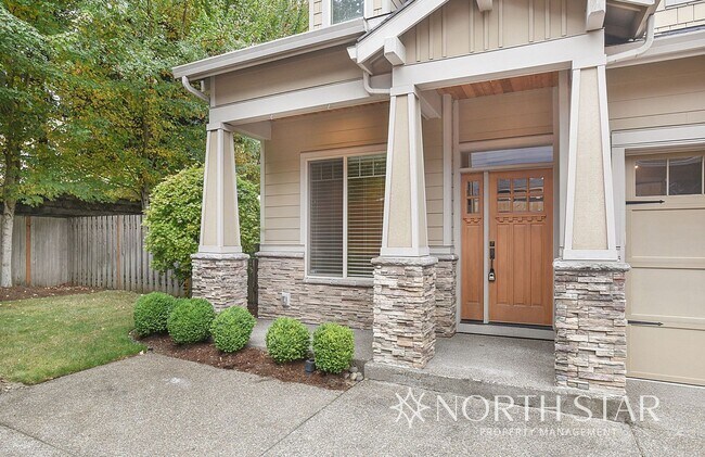 Building Photo - Beautiful Craftsman in Lake Oswego