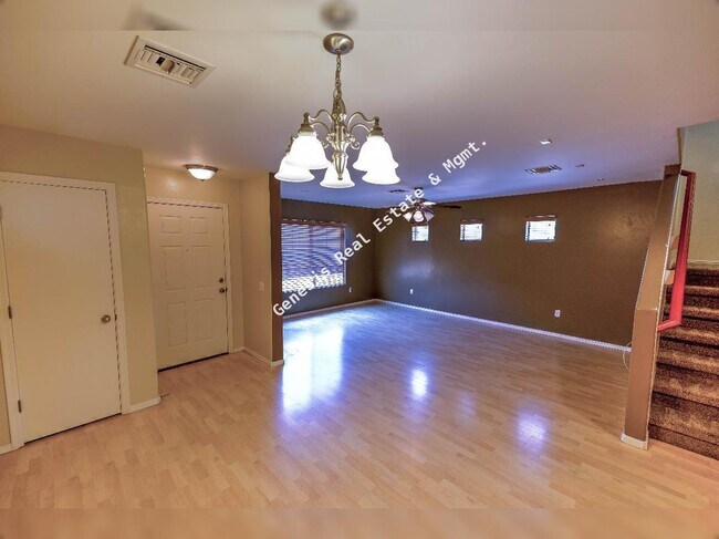 Building Photo - Three Bedroom in Southeast Tucson