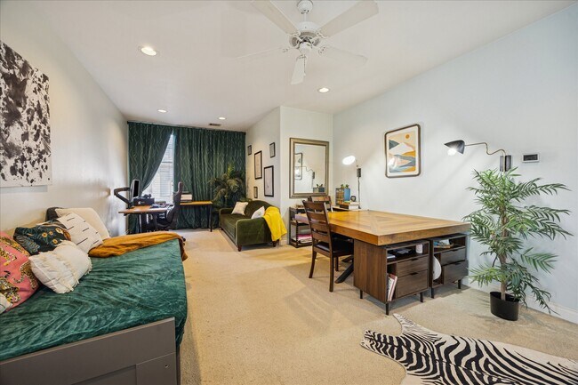 Building Photo - 2207 Austin St