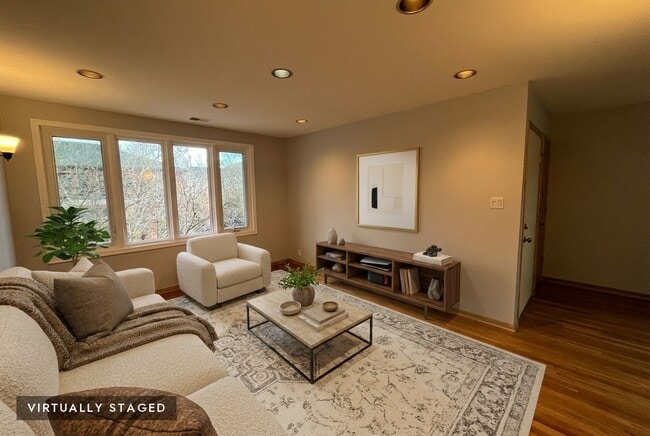 Building Photo - 449 W 37th St