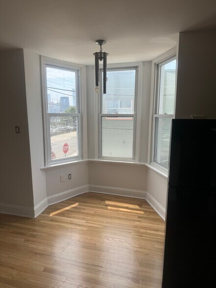 Eatin kitchen - 524 N 31st St