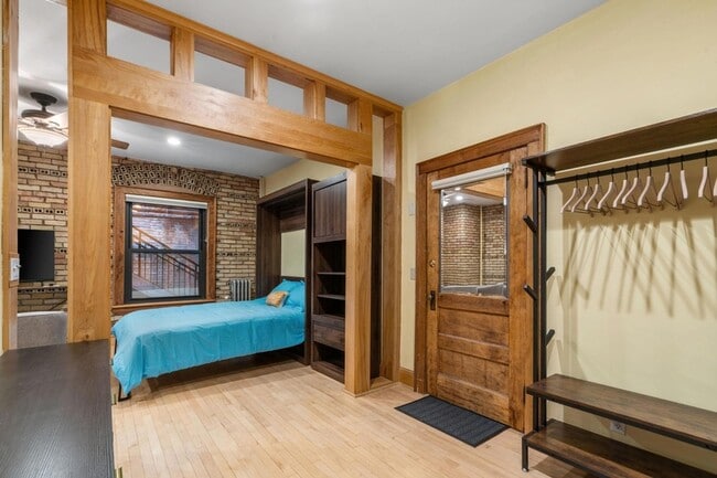 Building Photo - 11 S 12th St