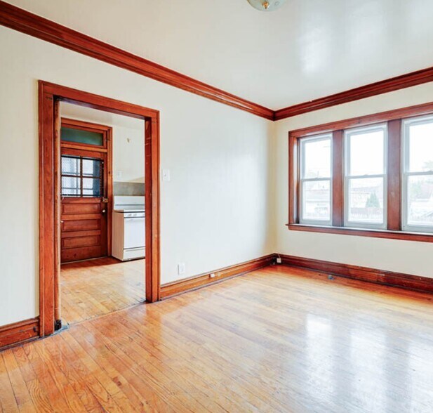 Building Photo - 5559 W Altgeld St