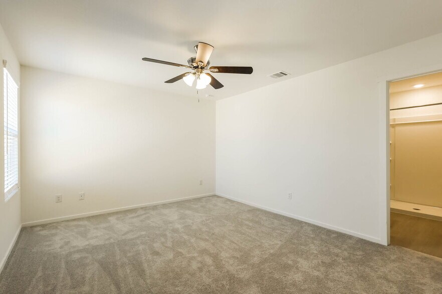 Building Photo - 449 Payton Pl