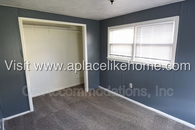 Building Photo - 745 Pacific Ave