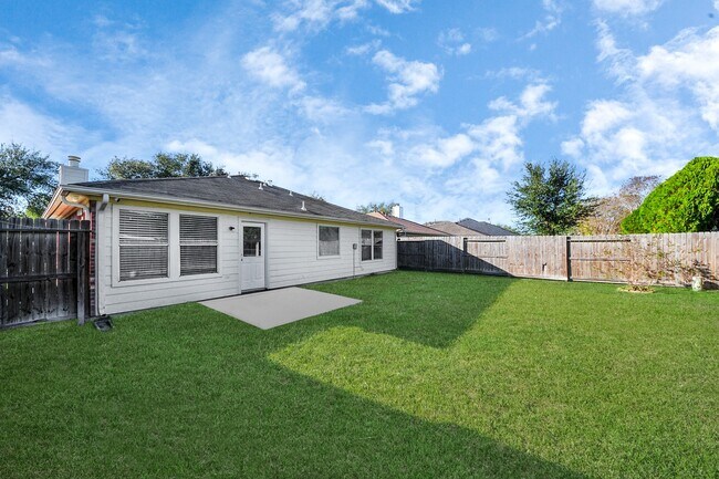 Building Photo - 13503 Sherman Oaks Dr