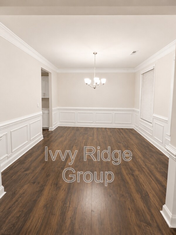 Building Photo - 4867 Tacoma Dr