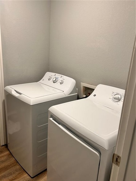 Building Photo - 1211 N Sicily Ln