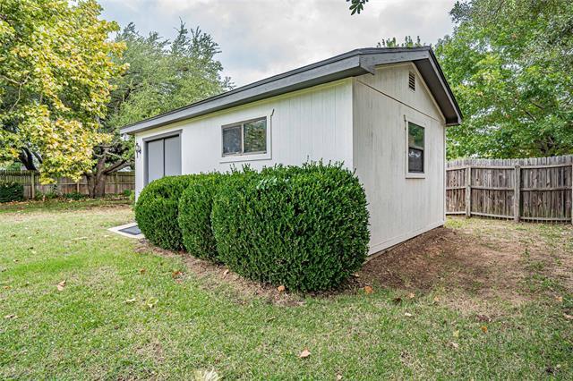 Building Photo - 911 Meadowlark Ln