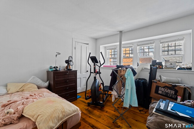 Building Photo - 251 Lawrence St