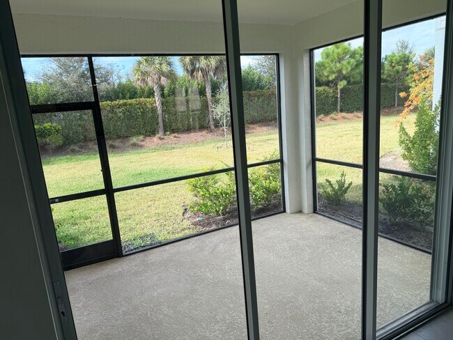 Building Photo - 15077 Shady Palms Ln