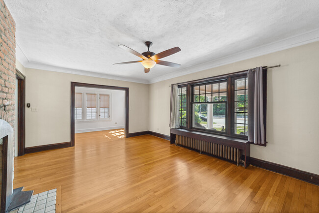 Living Room - 10206 Clifton Blvd