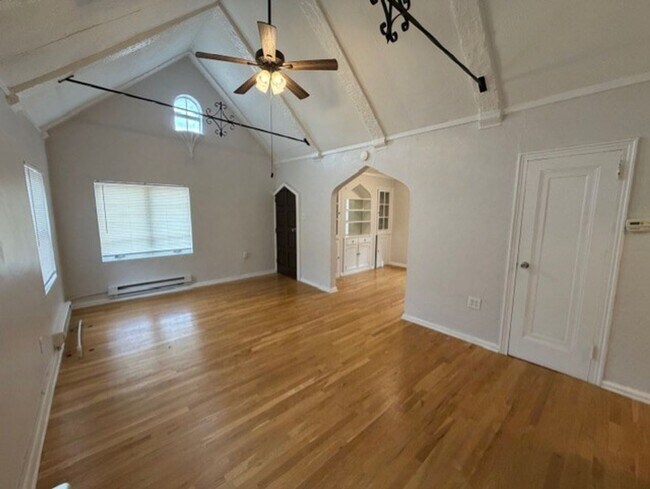 Building Photo - 3809 Beechwood Blvd
