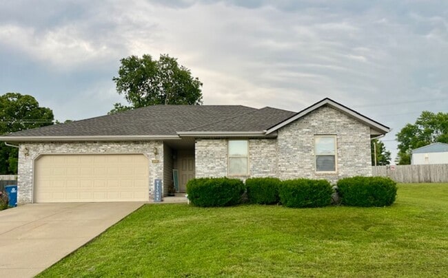 Building Photo - PRE-LEASING - Great Nixa Location!