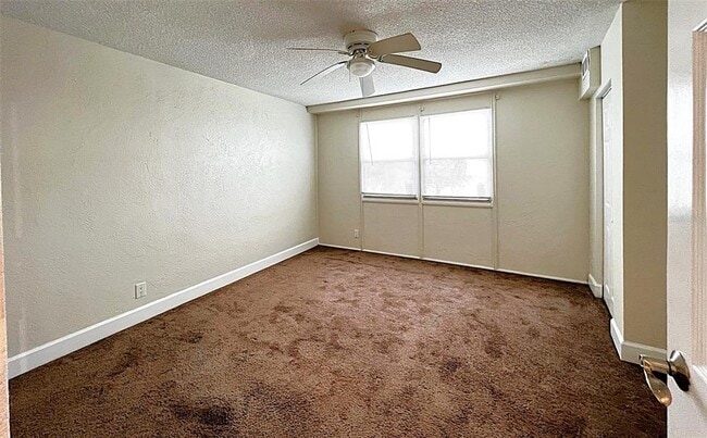 Building Photo - 3315 58th Ave S