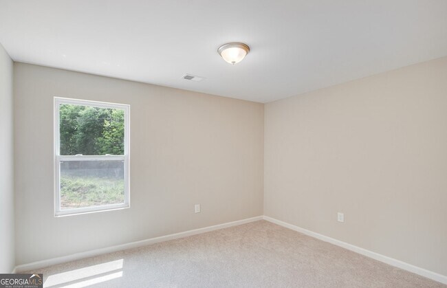 Building Photo - 18 Lyla Ln