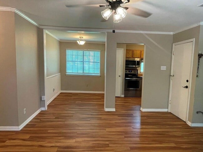 Building Photo - 6211 Chesterfield Ave