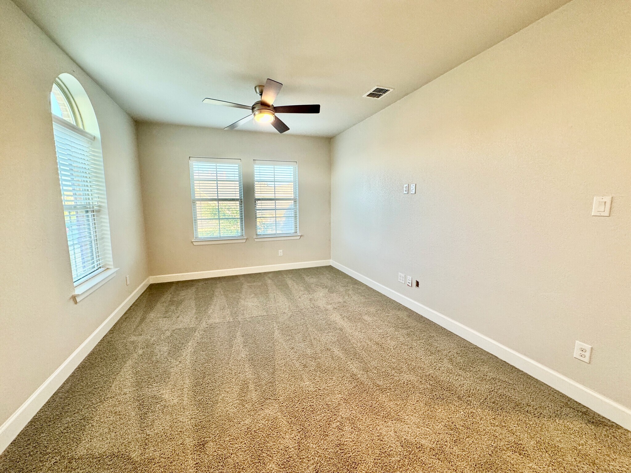 Retreat - 1132 Crane St