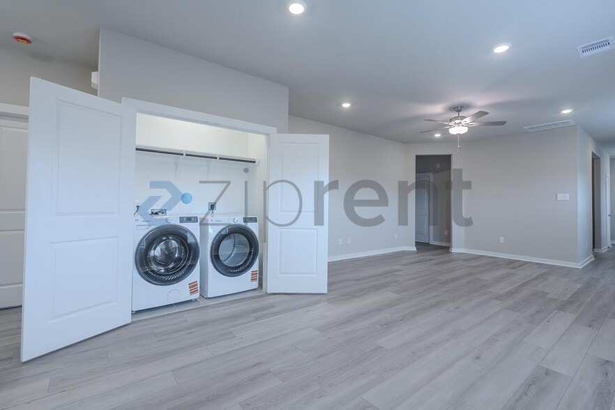 Building Photo - 13323 Prado Rdg Ln