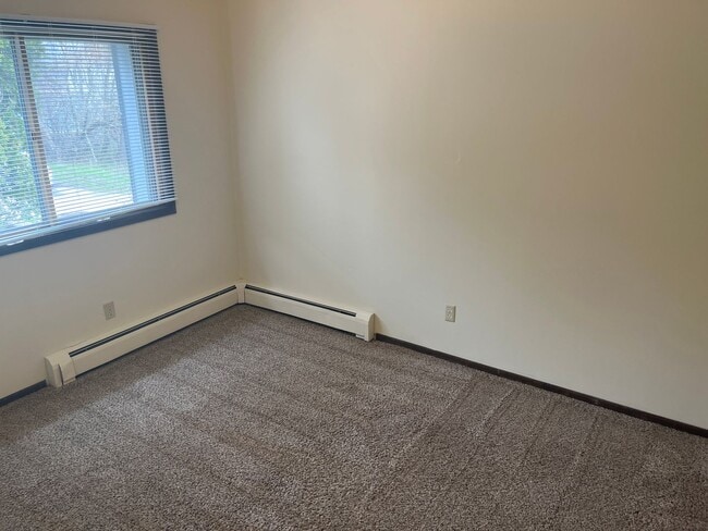 Building Photo - 2010 Greysolon Rd