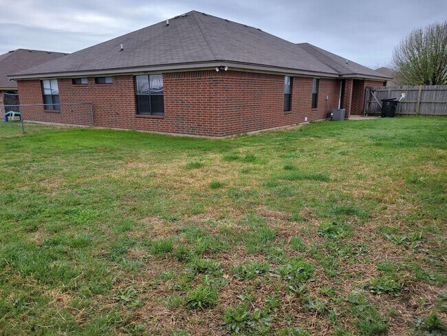 Building Photo - 1507 Nicholas Cir