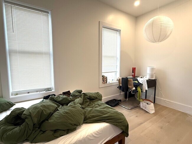 Building Photo - 16 Delle Ave