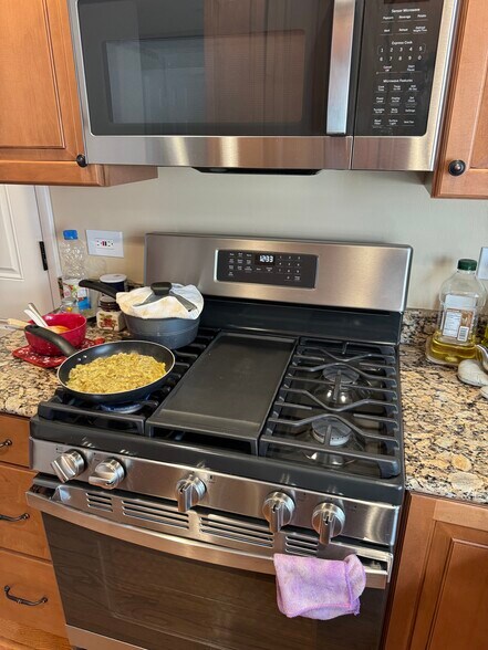 Building Photo - 7S485 Lynn Dr