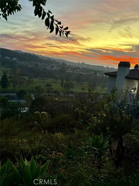 Building Photo - 2832 E Farview Ln