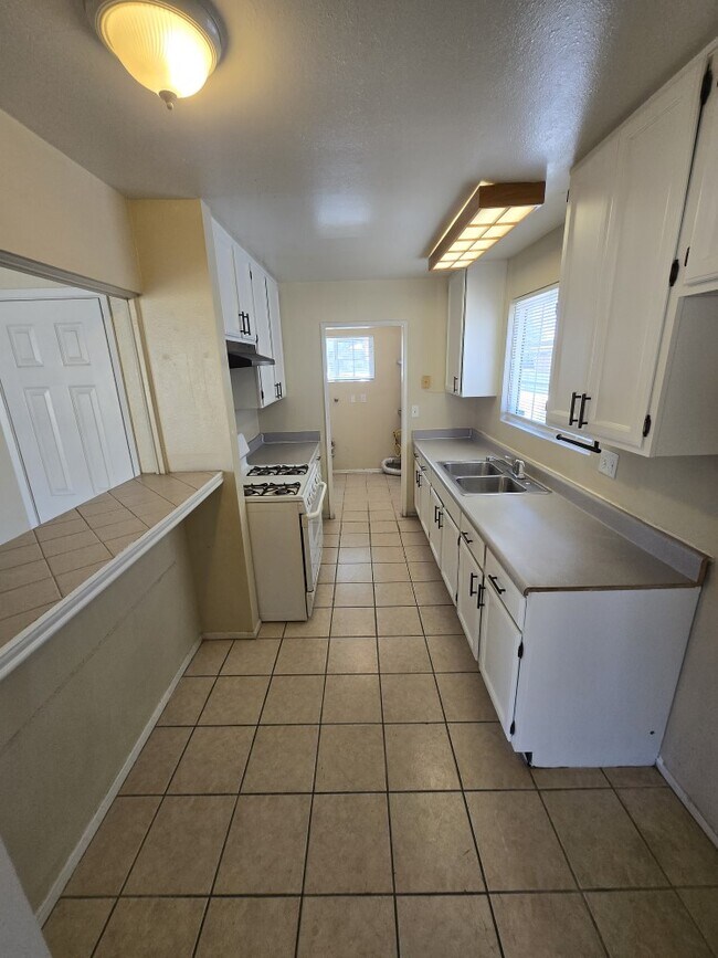 Building Photo - 45515 3rd St E