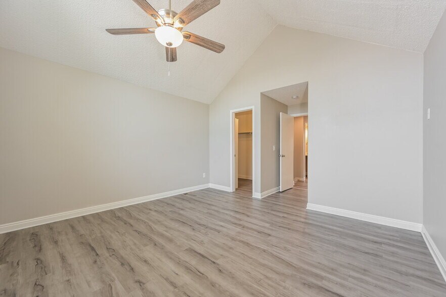Building Photo - 9711 Iris St