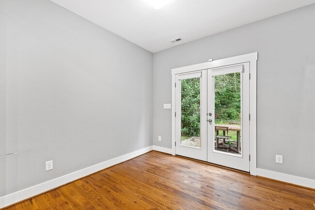 Building Photo - Charming Cape Cod in Tuscaloosa Lakewood!