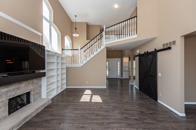 Building Photo - 720 Vista Hills Ct